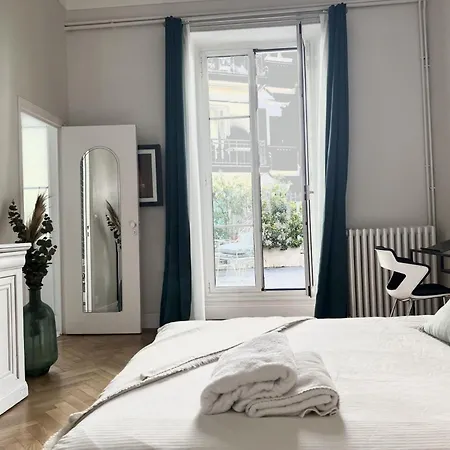 Appartamento Superbe De 105 M2, Hyper Centre Avec Terrasse, Parking, A 5 Min De La Nizza