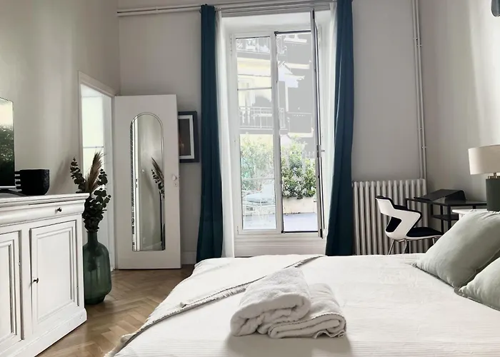 Apartamento Superbe De 105 M2, Hyper Centre Avec Terrasse, Parking, à 5 Min De La Nice