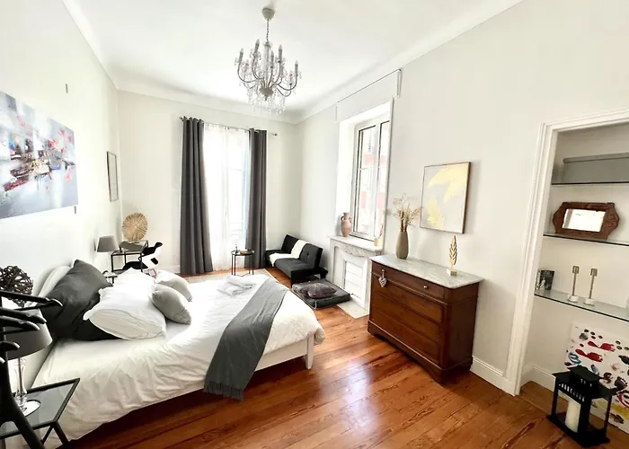 Apartmán Superbe De 105 M2, Hyper Centre Avec Terrasse, Parking, A 5 Min De La Nice