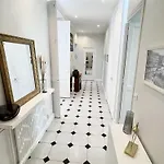 Superbe De 105 M2, Hyper Centre Avec Terrasse, Parking, A 5 Min De La *