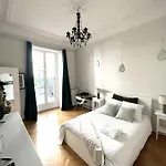 Superbe De 105 M2, Hyper Centre Avec Terrasse, Parking, A 5 Min De La