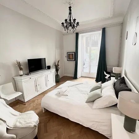 Superbe De 105 M2, Hyper Centre Avec Terrasse, Parking, A 5 Min De La * ニース